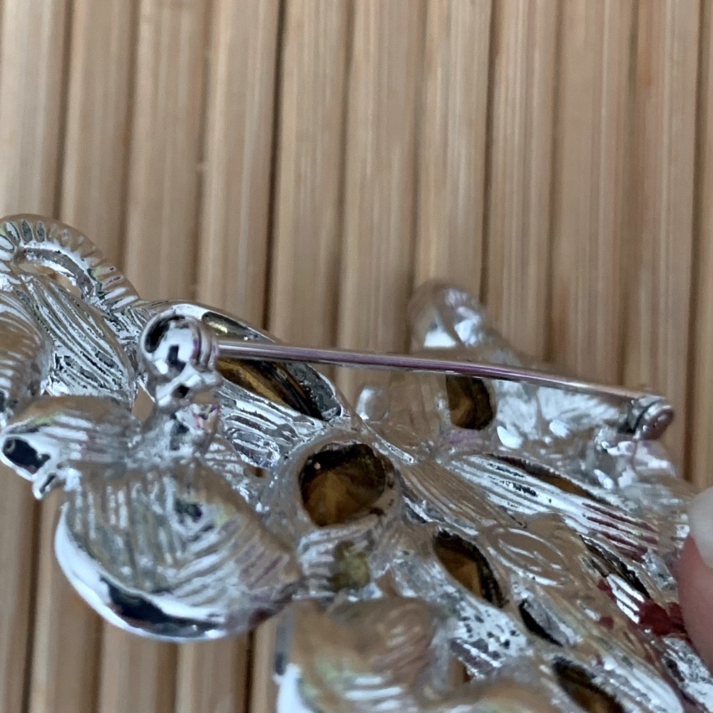 Fashion Butterfly Pin Brooch Silver Tone Clear Glass Rhinestones Costume Jewerly - Picture 5 of 8